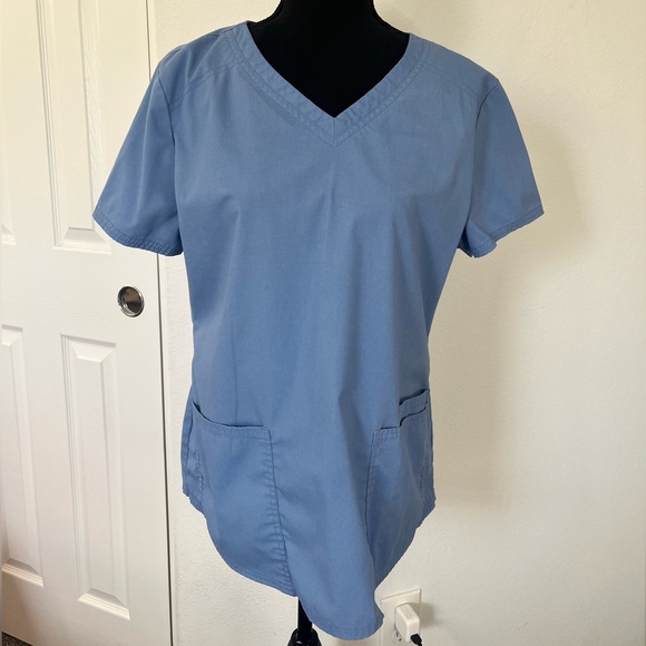 Nameless Tops - Unisex Light Blue V-Neck Scrub Top Medical Workwear M/L Fit